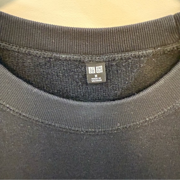 UNIQLO Swiftie Black Sweatshirt - Picture 3 of 4